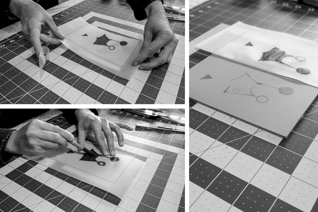 Transfert sur le lino de l’encre imprimée sur papier-calque.